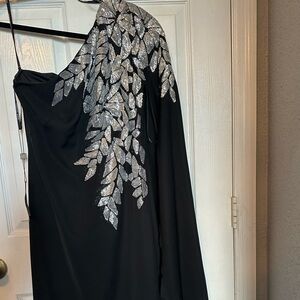 EVENING DRESS  NEW!!! SIZE 4